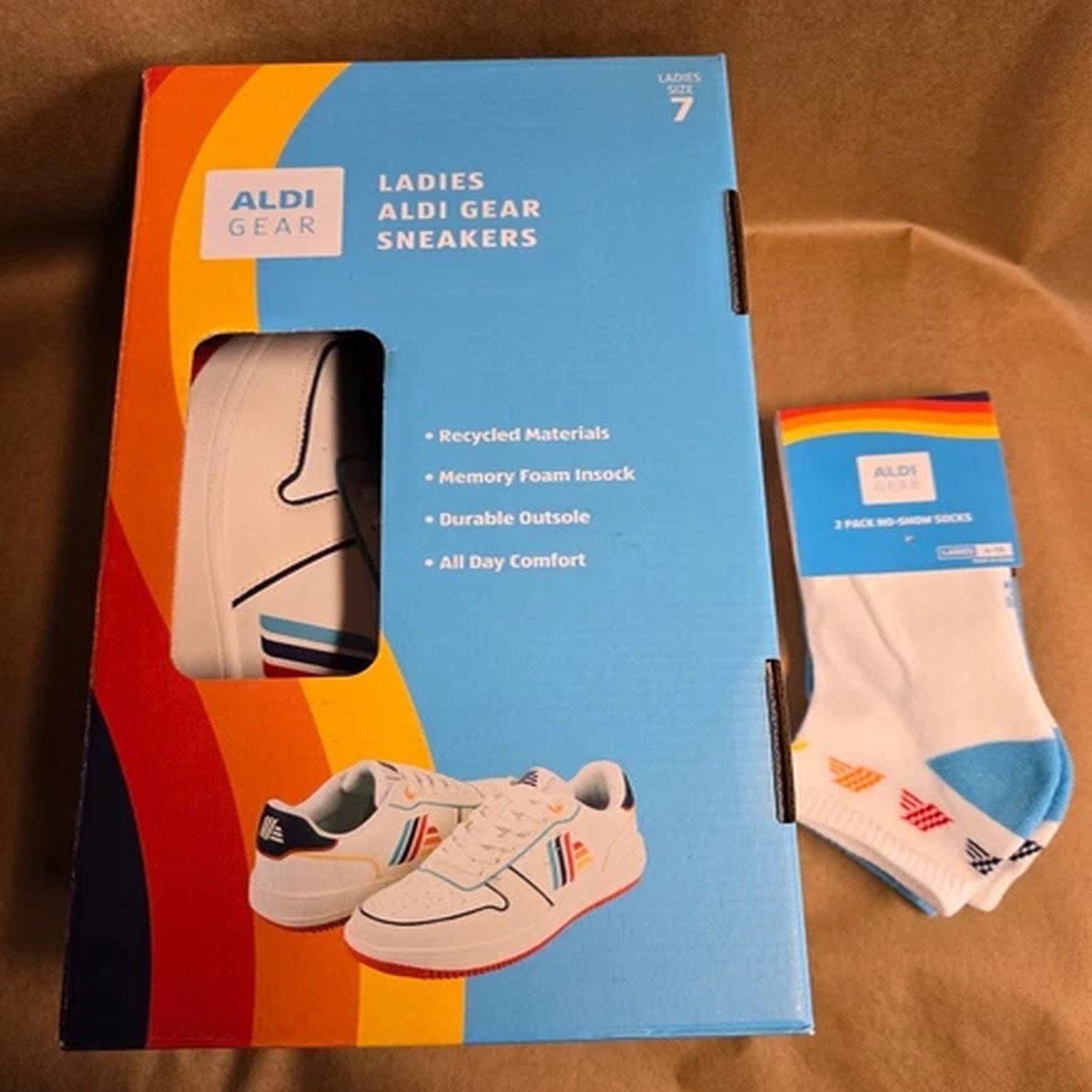 *BRAND NEW* ALDI GEAR - LADIES/WOMEN'S SNEAKERS + 2 PAIR SOCKS - SIZE 7 SHOES